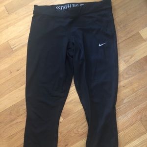 nike cropped leggings
